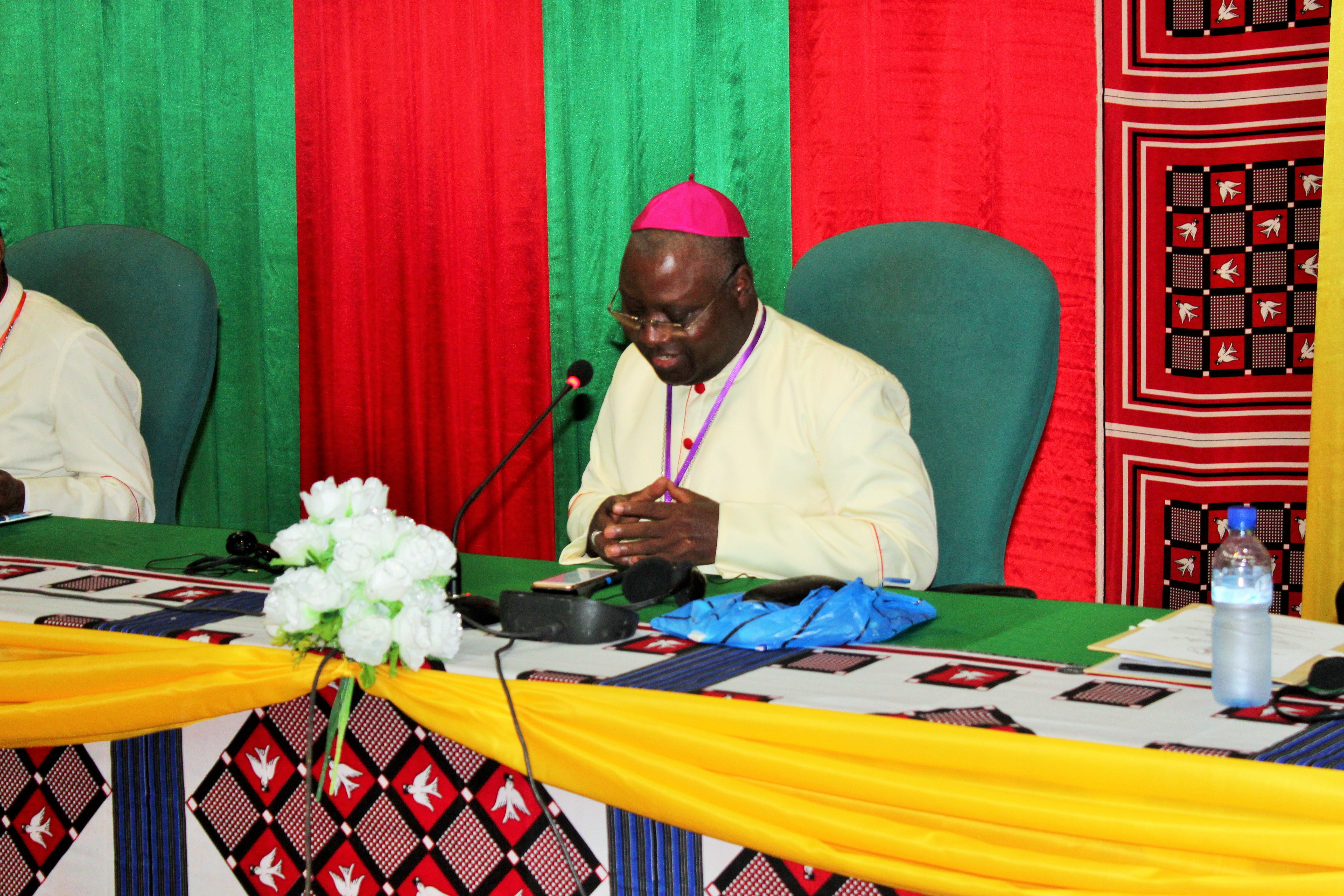 8 MORTOS COMO ATAQUE TERRORISTA ISLÂMICO NO NÍGER xxx 8 MORTS LORS D’UNE ATTAQUE TERRORISTE ISLAMISTE AU NIGER xxx 8 DEAD AS ISLAMIST TERRORISTS ATTACK IN NIGER