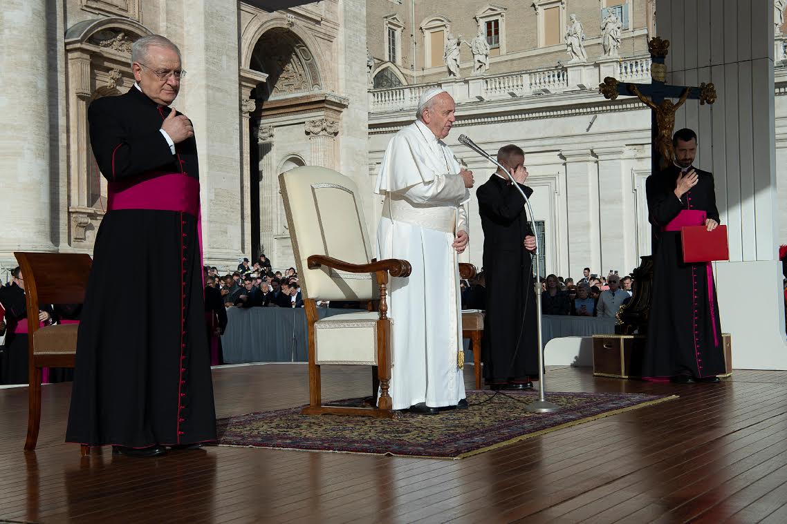 Proximity and affection of the pope for the peoples of Thailand and Japan…Proximité et affection du pape pour les peuples de Thaïlande et du Japon.