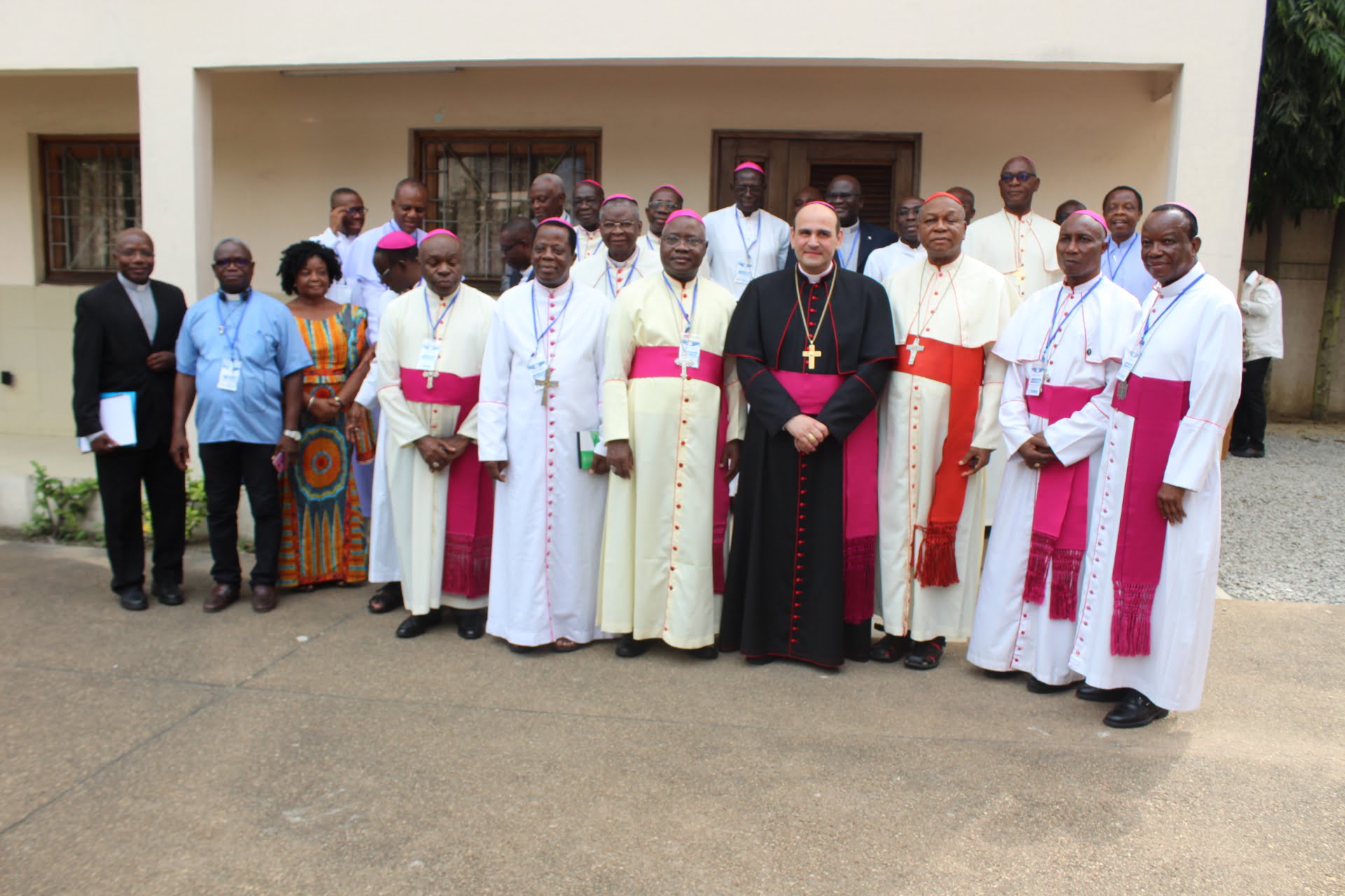 8th MEETING OF THE RECOWA STANDING COMMITTEE xxx 8e REUNION DU CONSEIL PERMANENT DE CERAO xxx 8a REUNIÃO DO CONSELHO PERMANENTE DO CERAO