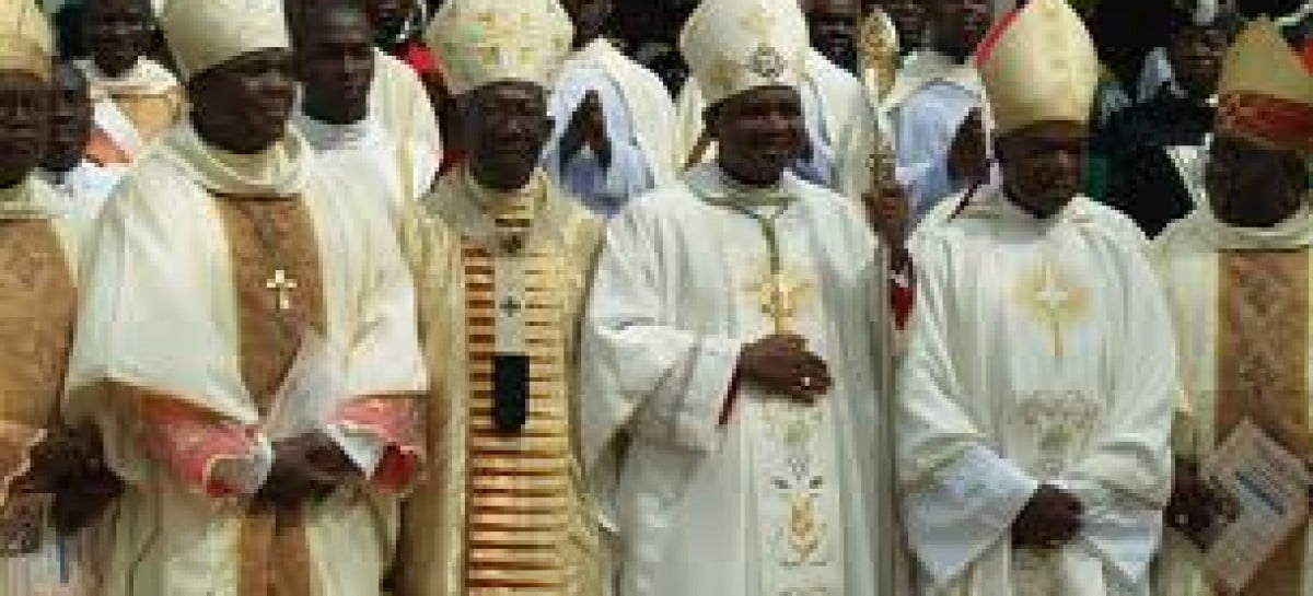 QUELLE VOIE LE NIGERIA? NOS ÉVÊQUES AU NIGÉRIA CRIENTT xxx WHICH WAY NIGERIA?  OUR BISHOPS IN NIGERIA CRIED OUT LOUD