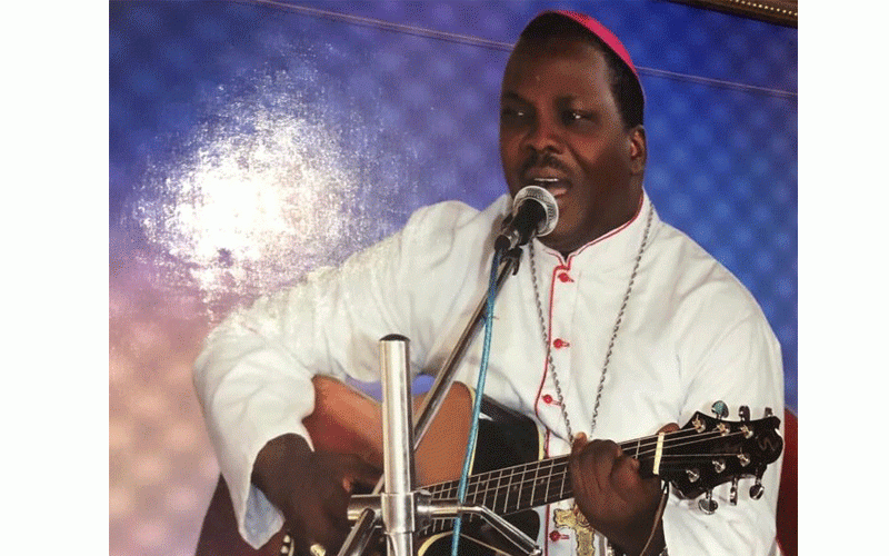 RECOWA-CERAO BISPO, MÚSICO E CRUZADO DO EVANGELHO CANTANDO ALEGRIA EM MEIO À PANDEMIA DE COVID-19 xxx RECOWA-CERAO ÉVEQUE, MUSICIEN ET CROISE DU GOSPEL CHANTANT DE JOIE AU MILIEU DE LA PANDEMIE DE COVID-19 xxx RECOWA-CERAO BISHOP, MUSICIAN AND GOSPEL CRUSADER SINGING JOY AMIDST COVID-19 PANDEMIC