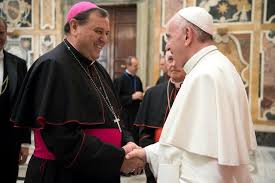 A BISHOP IN SIERRA LEONE ADVISES ON DIALOGUE ON SECURITY AND PUBLIC WELFARE xxx EVEQUE DE SIELEONE DONNE DES CONSEILS SUR LE DIALOGUE POUR LA SECURITE ET LE BIEN-ETRE PUBLIC