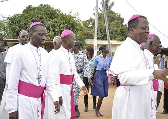 THE ELECTION OF THE PRESIDENT OF THE EPISCOPAL CONFERENCE POSTPONED IN IVORY COAST xxx L’ELECTION DU PRESIDENT DE LA CONFERENCE EPISCOPALE REPORTEE EN COTE D’IVOIRE