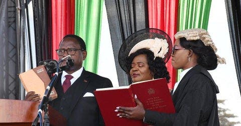 EU VIM PARA SERVIR E NÃO PARA GOVERNAR, DISSE O NOVO PRESIDENTE DO MALAWI xxx JE SUIS VENU POUR SERVIR ET NON POUR GOUVERNER, A DECLARE LE NOUVEAU PRESIDENT DU MALAWI xxx I CAME TO SERVES AND NOT TO RULE, SAID NEW MALAWIAN PRESIDENT