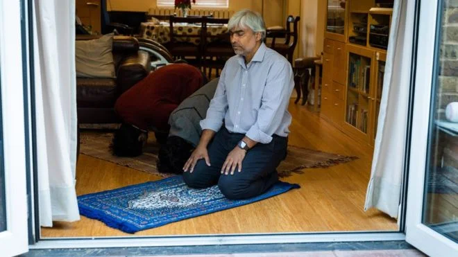 LES MOSQUEES DU ROYAUME-UNI NE S’OUVRIRA PAS MALGRE LE PLAN DU GOUVERNEMENT xxx MESQUITAS NO REINO UNIDO DISSERAM PARA NÃO REABRIR, APESAR DE UM PLANO DO GOVERNO xxx MOSQUES IN THE UK TOLD NOT TO REOPEN DESPITE A GOVERNMENT PLAN