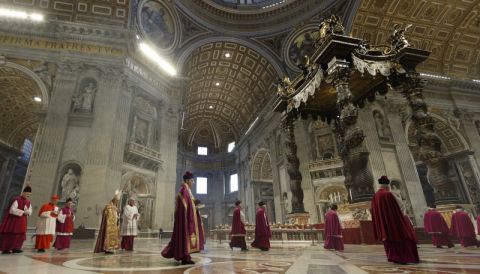 PROMOTORES DO VATICANO INVESTIGAM A MANUTENÇÃO DA BASÍLICA DE SÃO PEDRO XXX LES PROCUREURS DU VATICAN ENQUETENT SUR L’ENTRETIEN DE LA BASILIQUE SAINT-PIERRE XXX VATICAN PROSECUTORS INVESTIGATE THE UPKEEP OF ST. PETER’S BASILICA