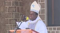 « OBRIGADO PELAS BOAS SEMENTES QUE PLANTOU DURANTE A SUA VIDA », DECLAROU O BISPO TOUABLY xxx « MERCI POUR LES BONNES GRAINES QUE VOUS AVEZ SEMEES AU COURS DE VOTRE VIE » A DECLARE L’EVEQUE TOUABLY xxx « THANKS FOR THE GOOD SEEDS THAT YOU HAVE SOWN DURING YOUR LIFE » DECLARED BISHOP TOUABLY