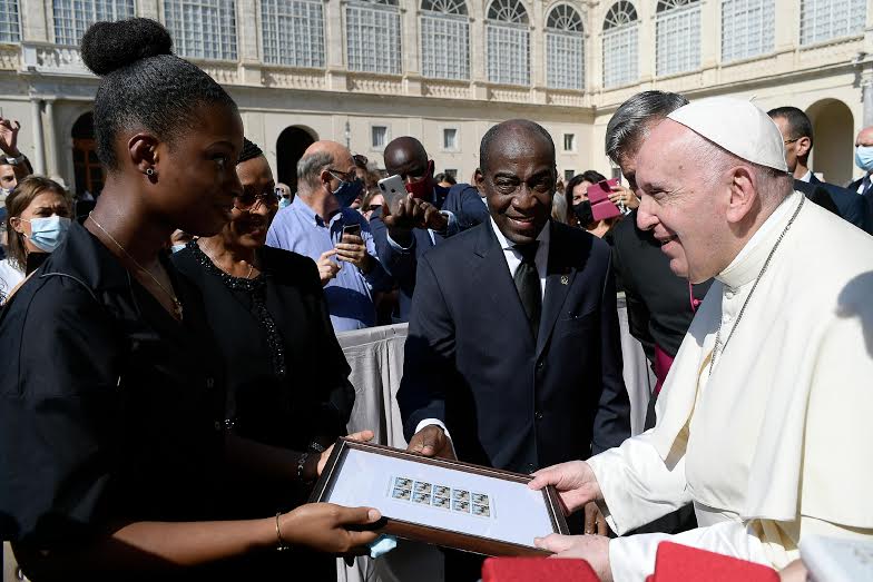 VATICAN ET COTE D’IVOIRE — 50 ANS DE RELATIONS DIPLOMATIQUES xxx VATICANO E COSTA DO MARFIM — 50 ANOS DE RELAÇÕES DIPLOMÁTICAS xxx VATICAN AND IVORY COAST—50 YEARS OF DIPLOMATIC RELATIONS