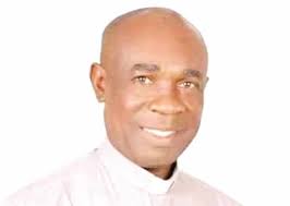 UN PRETRE NIGERIAN KIDNAPPE ET LIBERE xxx UM PADRE NIGERIANO SEQUESTRADO E LIBERTADO xxx A NIGERIAN PRIEST KIDNAPPED AND RELEASED