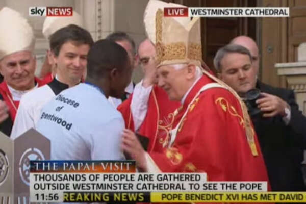 LE GARÇON QUI A ACCUEILLI BENOIT XVI EN GRANDE-BRETAGNE DEVIENT PRETRE xxx O MENINO QUE SAUDOU BENTO XVI NA GRÃ-BRETANHA TORNA-SE PADRE xxx THE BOY WHO GREETED BENEDICT XVI IN BRITAIN BECOMES A PRIEST