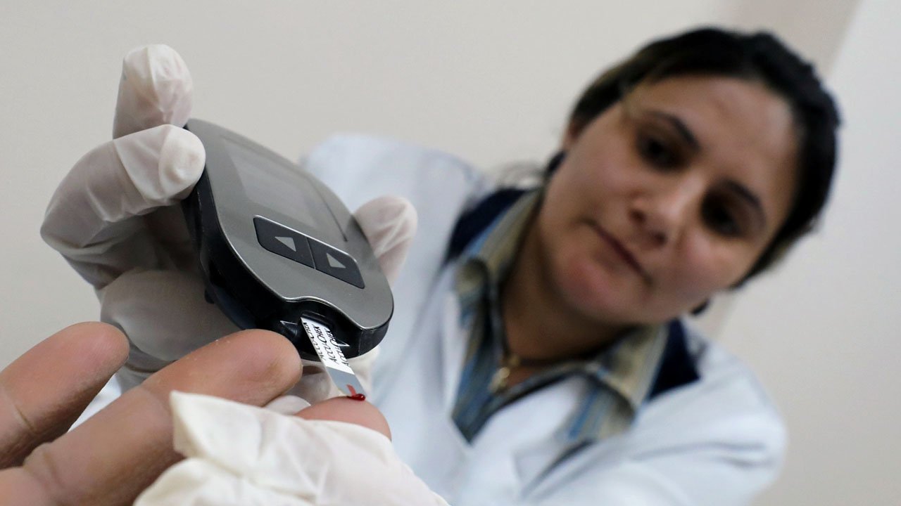 HEPATITE C: ASSASSINO SILENCIOSO xx HEPATITE C: TUEUR SILENCIEUX xxx HEPATITIS C: SILENT KILLER