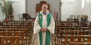 ARCHBISHOP LEMBRADO PELA CORAGEM, AMOR PELO PAÍS QUANDO FOI ENTERRADO — L’ARCHEVÊQUE SE SOUVIENT POUR LE COURAGE, L’AMOUR DU PAYS COMME IL A ÉTÉ ENFOUI — ARCHBISHOP REMEMBERED FOR COURAGE, LOVE FOR COUNTRY AS HE WAS BURIED