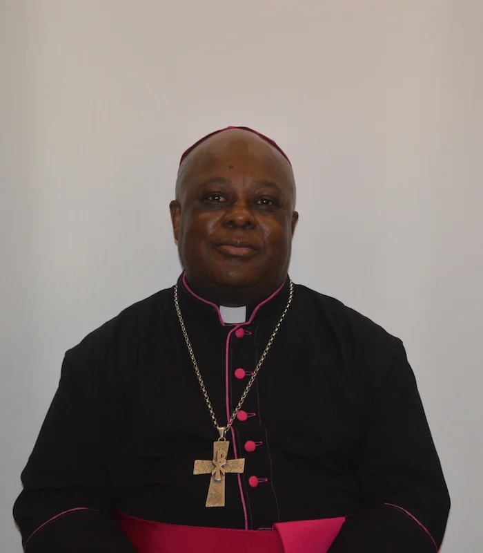 UM ARCEBISPO COADJUTOR NA ÁFRICA DO SUL MORREU DE COVID — A COADJUTOR ARCHBISHOP IN SOUTH AFRICA HAS DIED OF COVID — UN ARCHEVEQUE COADJUTEUR D&rsquo;AFRIQUE DU SUD EST DECEDE DE COVID