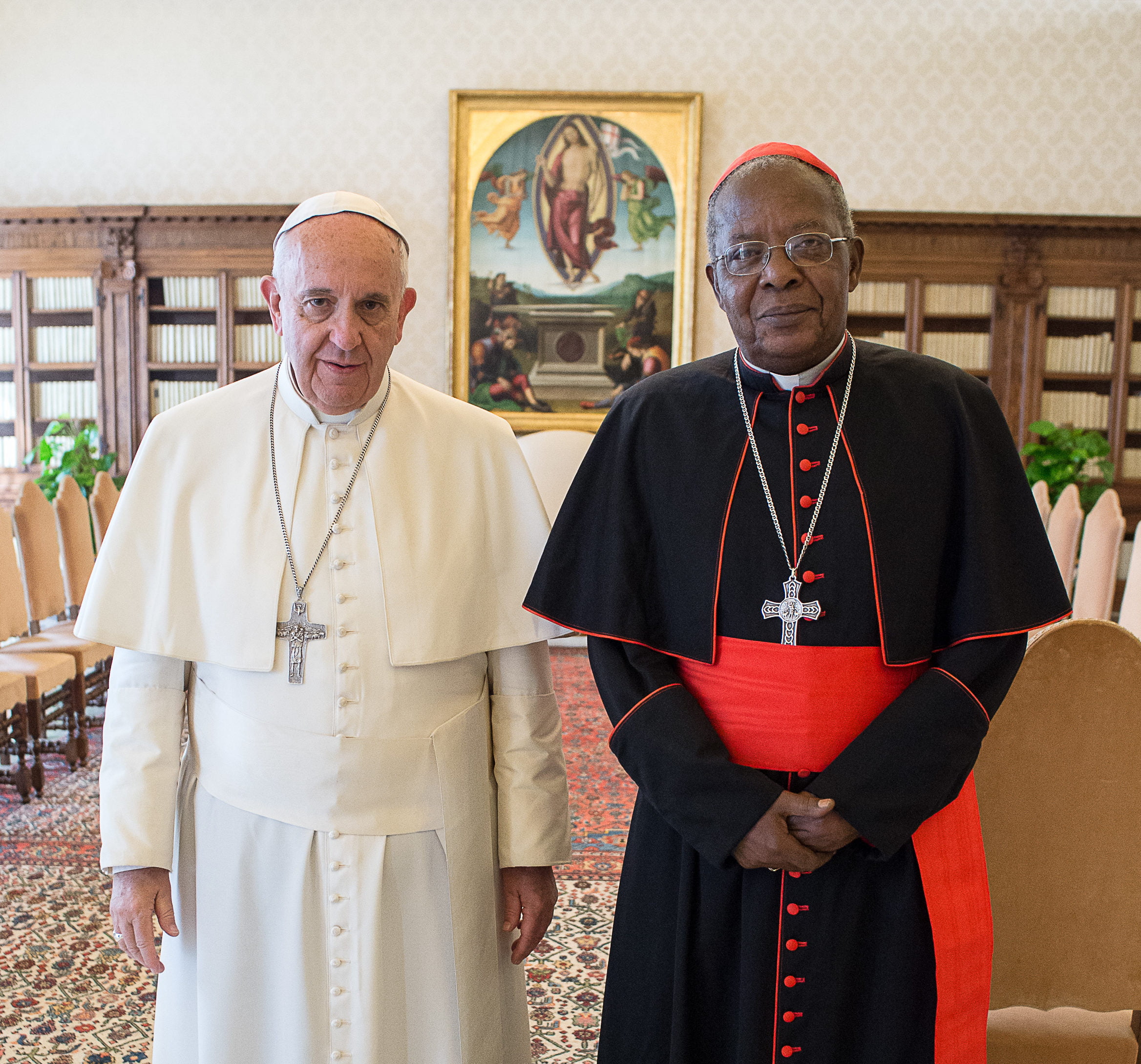 APOSENTADORIA DE UM CARDEAL QUENIANO ACEITOU O PAPA FRANCISCO —- RETRAITE D’UN CARDINAL KENYAN ACCEPTE PAR LE PAPE FRANÇOIS —- RETIREMENT OF A KENYAN CARDINAL ACCEPTED BY POPE FRANCIS