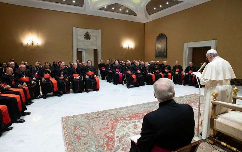 VISITA DA LITURGIA DO VATICANO ANTES DO ANÚNCIO DO SUCESSOR DO CARDEAL SARAH — VATICAN’S LITURGY OFFICE VISITED BEFORE CARDINAL SARAH’S SUCCESSOR ANNOUNCED — VISITE DU BUREAU DE LITURGIE DU VATICAN AVANT L’ANNONCE DU SUCCESSEUR DU CARDINAL SARAH