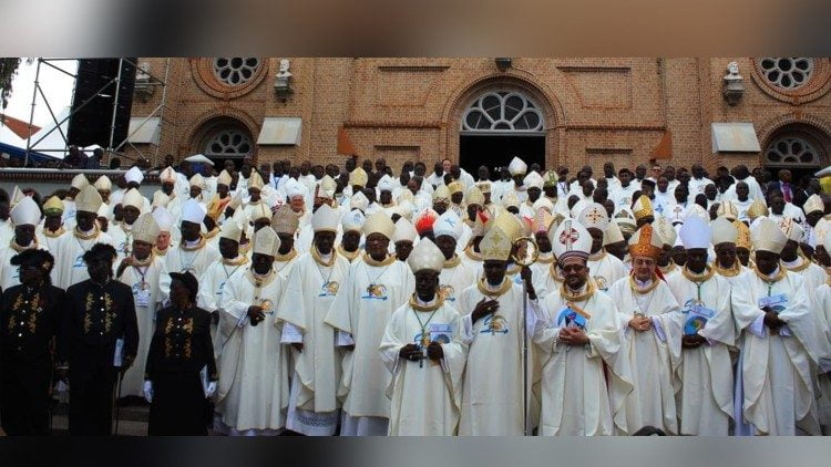 LES EVEQUES D’AFRIQUE EXPRIMENT LEUR SOLIDARITE AVEC LA GUINEE EQUATORIALE — BISHOPS IN AFRICA EXPRESS SOLIDARITY WITH EQUATORIAL GUINEA —  BISPOS DA ÁFRICA EXPRESSAM SOLIDARIEDADE COM A GUINÉ EQUATORIAL