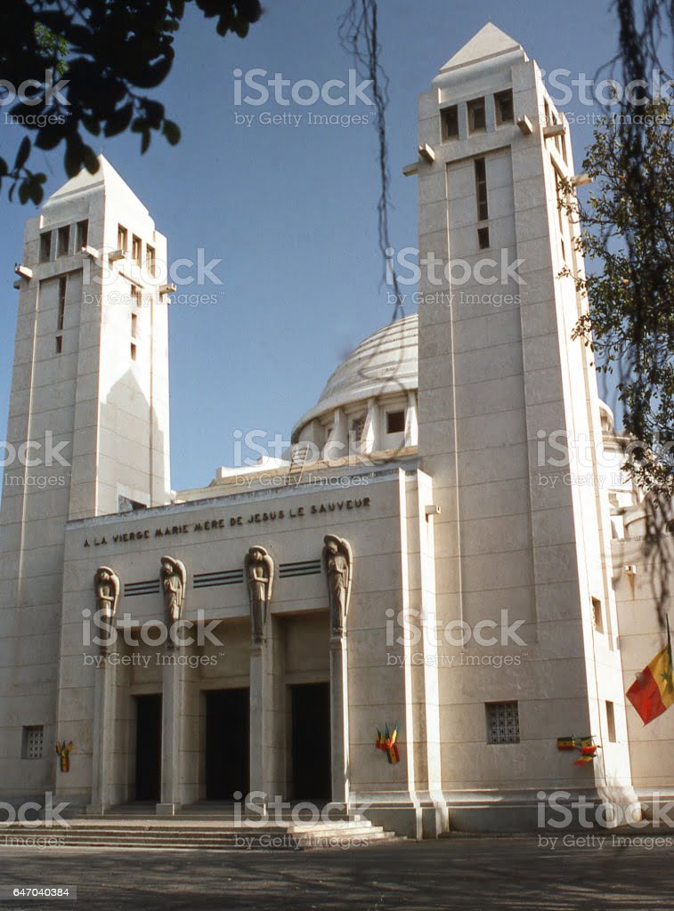 160 ANOS DE PRESENÇA DA IGREJA CATÓLICA NO BENIN — 160 ANS DE PRESENCE DE L’ÉGLISE CATHOLIQUE AU BENIN — 160 YEARS OF PRESENCE OF THE CATHOLIC CHURCH IN BENIN