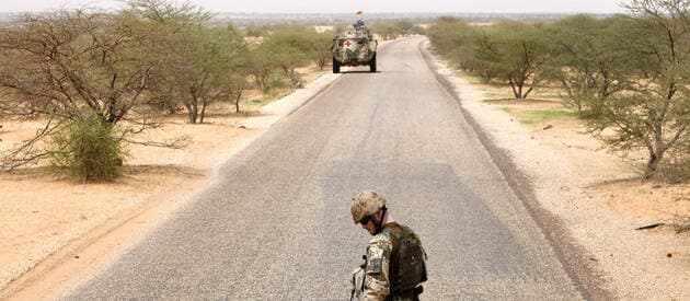 UN PRETRE CATHOLIQUE ET QUATRE AUTRES LIBERES APRES 72 HEURES DE CAPTIVITE AU MALI — PADRE CATÓLICO, OUTROS QUATRO LIBERTADOS APÓS CATIVEIRO DE 72 HORAS NO MALI — CATHOLIC PRIEST, FOUR OTHERS FREED AFTER 72-HOUR CAPTIVITY IN MALI