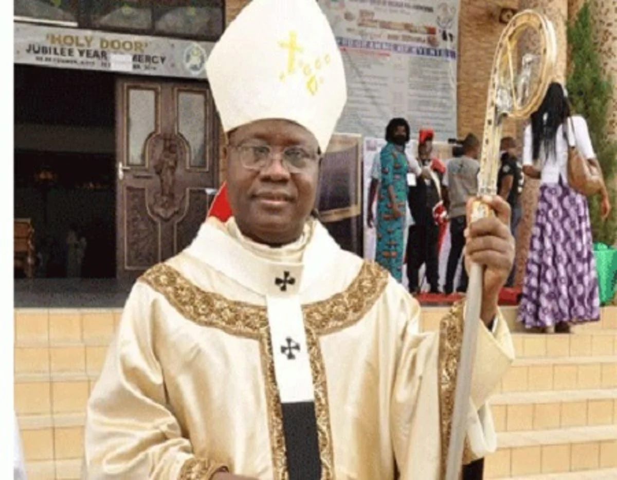 LES SOUFFRANCES DES MASSES PAUVRES EN AFRIQUE S&rsquo;AGGRAVENT DE JOUR EN JOUR. — O SOFRIMENTO DAS MASSAS POBRES NA ÁFRICA PIORA A CADA DIA. — THE SUFFERINGS OF THE POOR MASSES IN AFRICA WORSENS BY THE DAY.