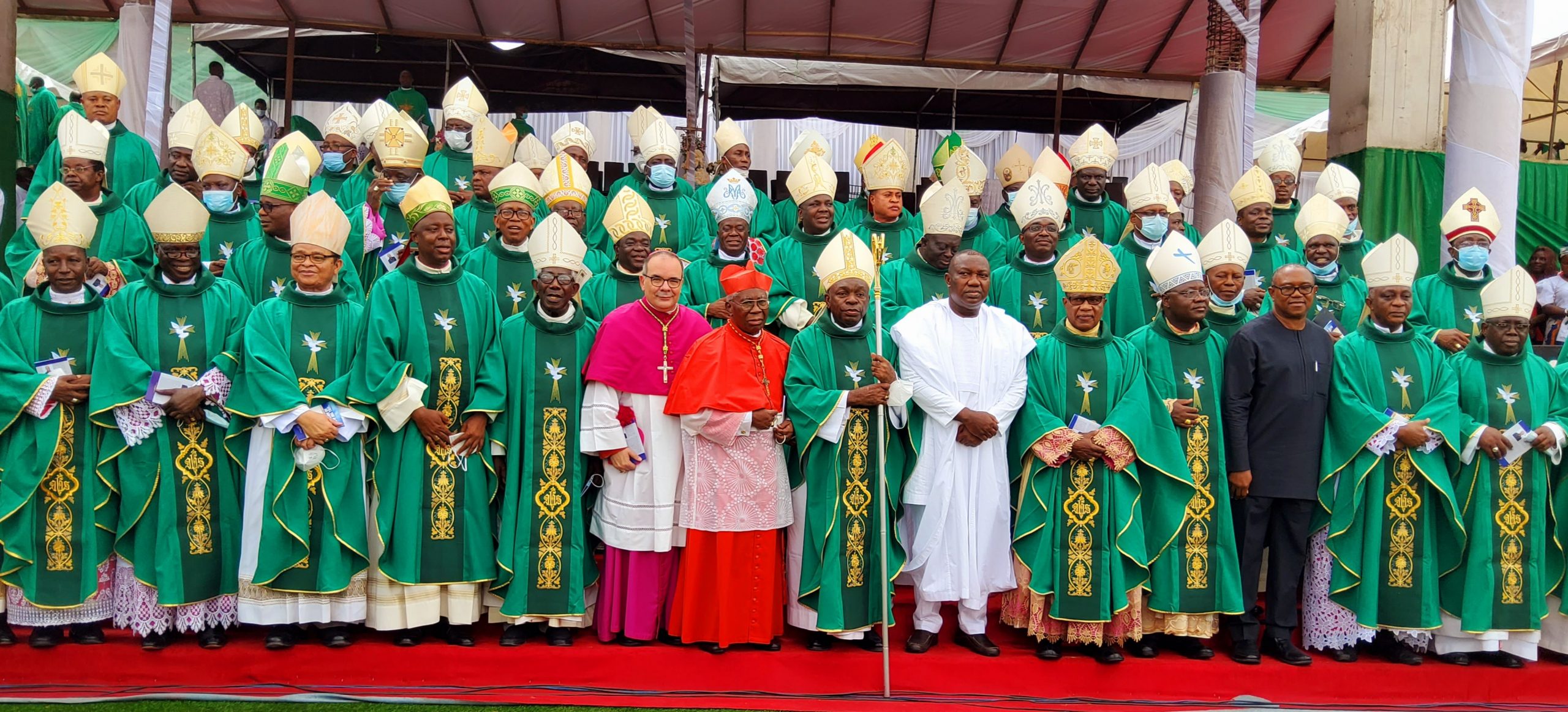 LES EVEQUES CATHOLIQUES DU NIGERIA ONT CRIE — OS BISPOS CATÓLICOS DA NIGÉRIA GRITARAM — THE CATHOLIC BISHOPS OF NIGERIA CRIED OUT