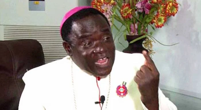 BISPO NIGERIANO APELA AO GOVERNO EM MEIO À PERDA DE VIDAS HUMANAS — UN EVEQUE NIGERIAN LANCE UN APPEL AU GOUVERNEMENT AU MILIEU DES PERTES EN VIES HUMAINES — NIGERIAN BISHOP APPEALS TO GOVERNMENT AMID LOSS OF HUMAN LIFE