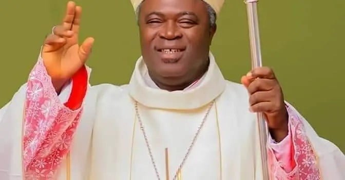 BISPO CATÓLICO NA NIGÉRIA MORRE NO DIA DE ANO NOVO — DECES D’UN EVEQUE CATHOLIQUE AU NIGERIA LE JOUR DU NOUVEL AN — CATHOLIC BISHOP IN NIGERIA DIES ON NEW YEAR DAY
