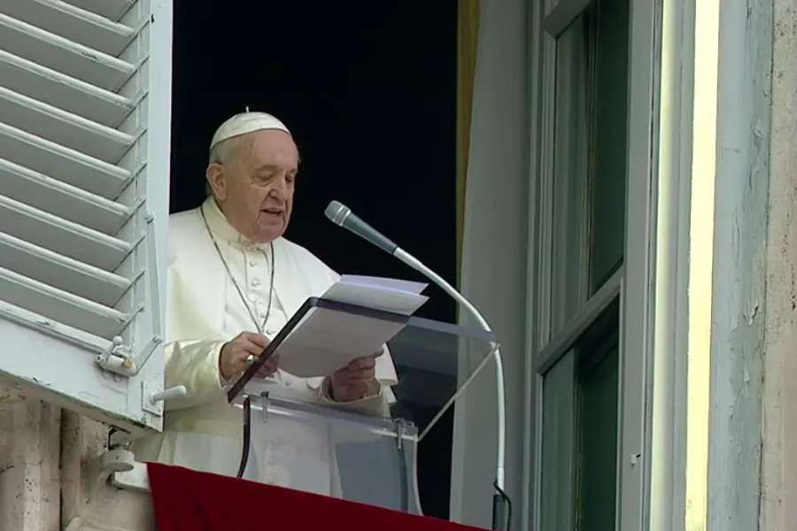 NE BLAMEZ PAS LES MALHEURS SUR DIEU ; TOURNEZ-VOUS VERS LA CONVERSION, A DIT LE PAPE— NÃO CULPE DEUS PELOS INFORTÚNIOS; VIRE-SE PARA A CONVERSÃO, DISSE, PAPA — DON’T BLAME MISFORTUNES ON GOD; TURN TO CONVERSION, SAID, POPE