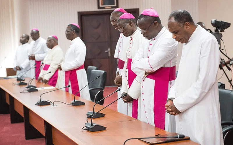 LE SAINT PERE NOMME EVEQUE DE DJOUGOU AU BENIN — O SANTO PADRE NOMEIA BISPO PARA DJOUGOU NO BENIN — THE HOLY FATHER APPOINTS BISHOP FOR DJOUGOU IN BENIN
