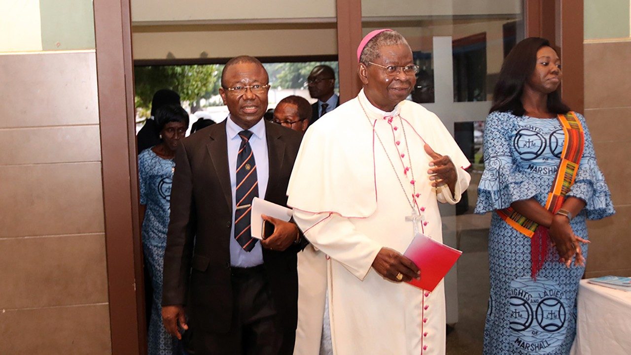 TRABALHAR NO VÍNCULO FAMILIAR NESTA QUARESMA, DISSERAM OS BISPOS DE GANA — TRAVAILLEZ SUR LE LIEN FAMILIAL EN CETTE PERIODE DE CAREME, ONT DECLARE LES EVEQUES DU GHANA — WORK ON THE FAMILY BOND THIS LENTEN SEASON SAID GHANA BISHOPS