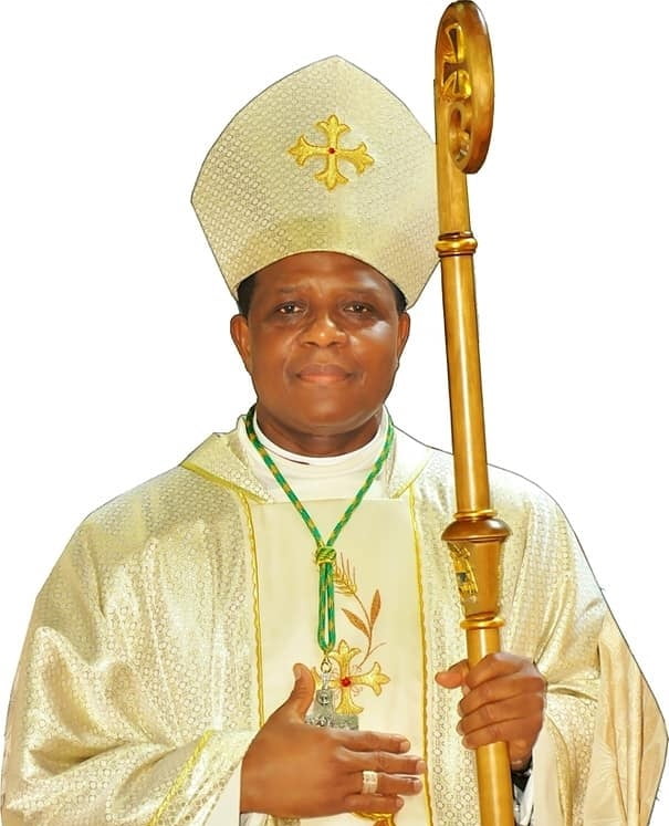 MGR ONAH A APPELE LES CHRETIENS DU NIGERIA A DEFENDRE LEUR PAYS — O BISPO ONAH PEDIU AOS CRISTÃOS NA NIGÉRIA QUE DEFENDAM SEU PAÍS — BISHOP ONAH CALLED ON CHRISTIANS IN NIGERIA TO DEFEND THEIR COUNTRY
