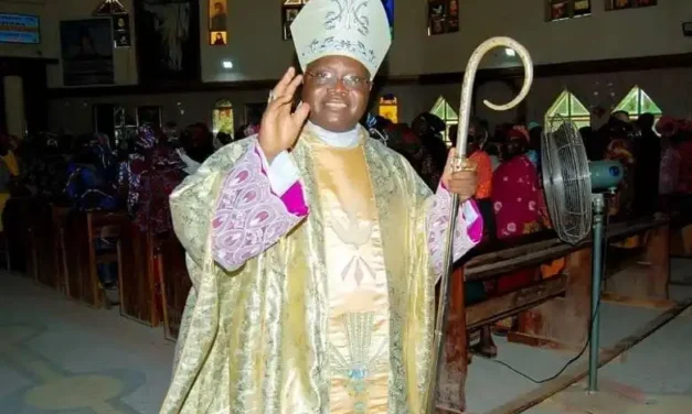 ARCEBISPO KAIGAMA ADVERTE CONTRA A FALTA DE SABEDORIA NA VOTAÇÃO — MGR KAIGAMA MET EN GARDE CONTRE LE MANQUE DE SAGESSE DANS LE VOTE — ARCHBISHOP KAIGAMA CAUTIONS AGAINST LACK OF WISDOM IN VOTING