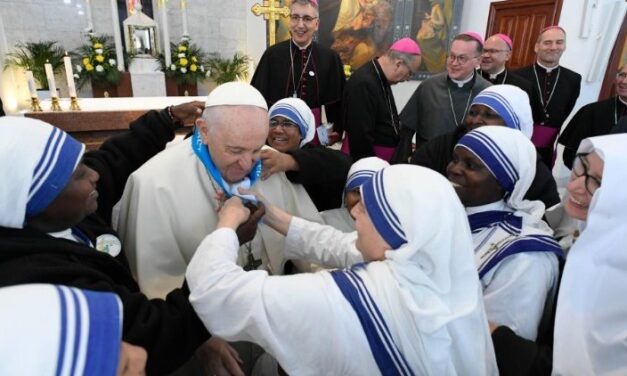 Lecture de la Déclaration Finale et conclusion du « VIIe Congrès des Leaders des Religions Mondiales et Traditionnelles » — Reading of the Final Declaration and conclusion of the « VII Congress of Leaders of World and Traditional Religions » — Leitura da Declaração Final e conclusão do « VII Congresso de Líderes das Religiões Mundiais e Tradicionais »