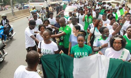 UMA CHAMADA DE SOFRIMENTO PARA OS EUA DA NIGÉRIA — UN APPEL DE DETRESSE AUX ÉTATS-UNIS DU NIGERIA — A DISTRESS CALL TO THE USA FROM NIGERIA