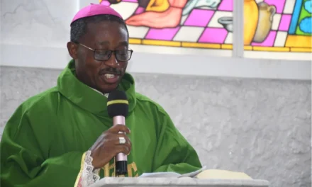 Catholic bishop asks for prayers for political leaders to  »obey God’s will » — Bispo católico pede orações para que líderes políticos  »obedeçam à vontade de Deus » — Un évêque catholique demande des prières pour que les dirigeants politiques « obéissent à la volonté de Dieu »