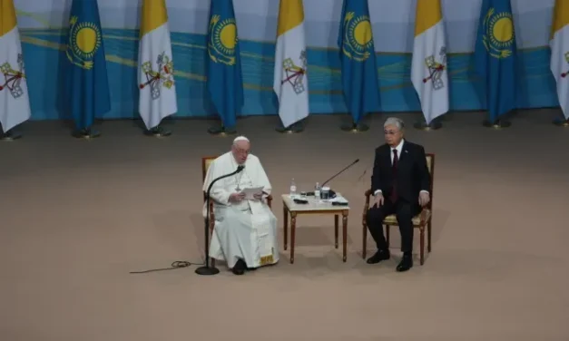 LE SAINT-PERE APPELLE POUR LA FIN DE LA GUERRE TRAGIQUE EN UKRAINE — O SANTO PADRE PEDE O FIM DA TRÁGICA GUERRA NA UCRÂNIA — THE HOLY FATHER CALLS FOR AN END TO THE TRAGIC WAR IN UKRAINE