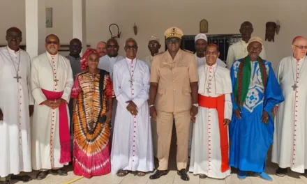 LES EVEQUES D’AFRIQUE DE L’OUEST APPELLENT A LA SOLIDARITE CONTRE LE COUT DE LA VIE — BISPOS DA ÁFRICA OCIDENTAL PEDEM SOLIDARIEDADE CONTRA O CUSTO DE VIDA — BISHOPS IN WEST AFRICA CALL FOR SOLIDARITY AGAINST COST OF LIVING