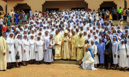 EXPRIMEZ-VOUS FACE AUX MAUX, LES RELIGIEUX NIGERIANS ACCUSES — FALE DIANTE DOS MALES, ACUSARAM RELIGIOSOS DA NIGÉRIA — SPEAK OUT IN THE FACE OF EVILS, NIGERIA’S RELIGIOUS CHARGED