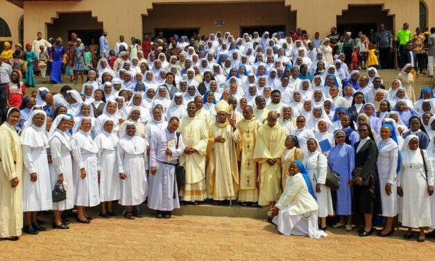 EXPRIMEZ-VOUS FACE AUX MAUX, LES RELIGIEUX NIGERIANS ACCUSES — FALE DIANTE DOS MALES, ACUSARAM RELIGIOSOS DA NIGÉRIA — SPEAK OUT IN THE FACE OF EVILS, NIGERIA’S RELIGIOUS CHARGED