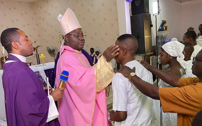 ARCEBISPO KAIGAMA ACONSELHA OS NIGERIANOS A SEREM FIRMES NA FÉ —- MGR KAIGAMA CONSEILLE AUX NIGERIANS D’ETRE INEBRANLABLES DANS LA FOI —- ARCHBISHOP KAIGAMA ADVICES NIGERIANS TO BE STEADFAST IN FAITH