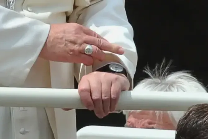 THE HISTORIC WRISTWATCH OF POPE FRANCIS— LA MONTRE-BRACELET HISTORIQUE DU PAPE FRANÇOIS — O HISTÓRICO RELÓGIO DE PULSO DO PAPA FRANCISCO