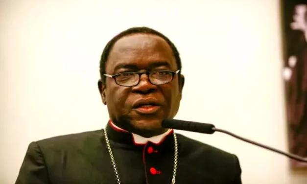 LE MONDE A BESOIN DE PLUS D’EVEQUES COMME KUKAH — O MUNDO PRECISA DE MAIS BISPOS COMO KUKAH — THE WORLD NEEDS MORE BISHOPS LIKE KUKAH