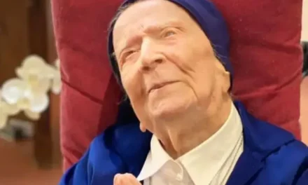 LA FEMME LA PLUS AGEE DU MONDE EST DECEDEE— MORREU A MULHER MAIS VELHA DO MUNDO— THE OLDEST WOMAN IN THE WORLD DIES