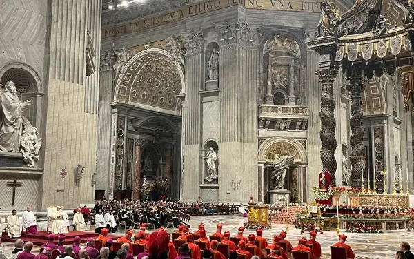 PAPA FRANCISCO AGRADECE A DEUS PELO DOM DE BENTO XVI — LE PAPE FRANÇOIS REND GRACE A DIEU POUR LE DON DE BENOIT — POPE FRANCIS GIVES THANKS TO GOD FOR THE GIFT OF BENEDICT