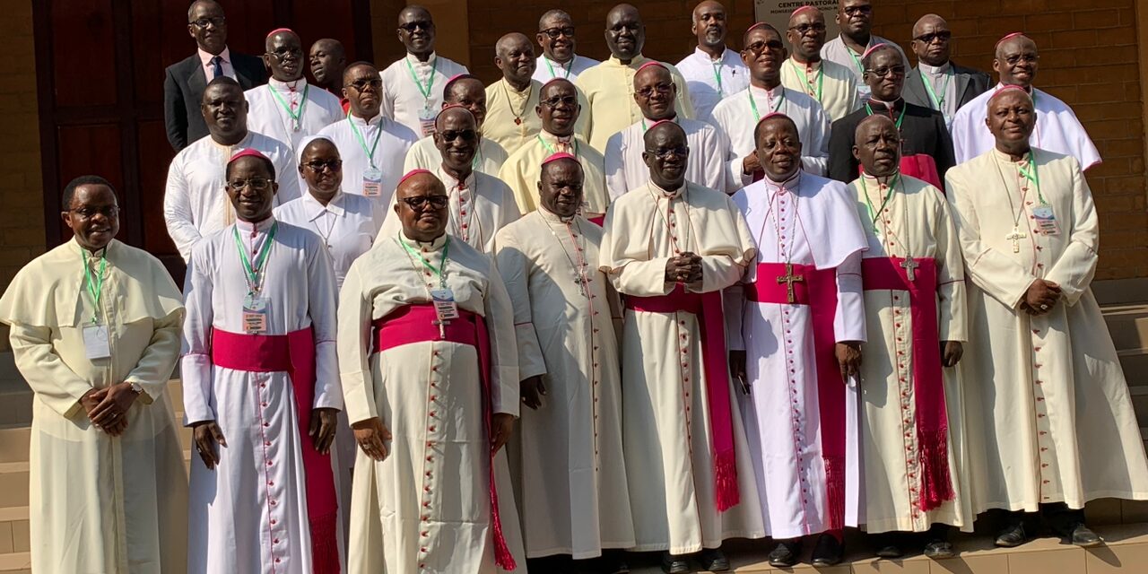 Beginning of the work of the 10th permanent committee of the RECOWA —- Début des travaux du 10e comité permanent des CERAO —- Início dos trabalhos da 10ª comissão permanente dos CERAO