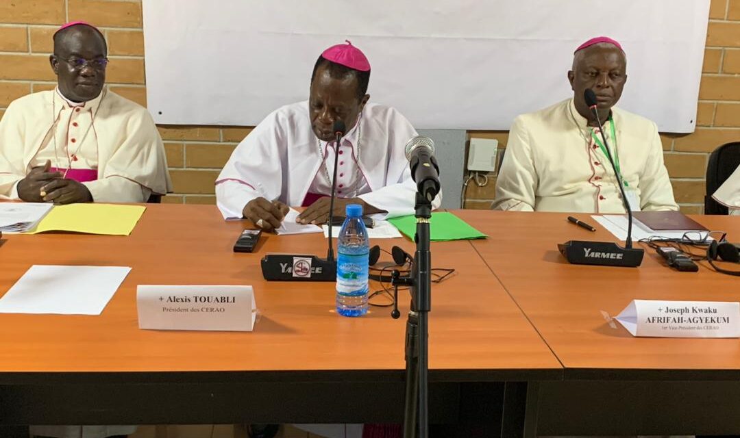 Opening in Conakry of the 10th meeting of the permanent council of the Regional Episcopal Conferences of West Africa RECOWA —- Ouverture à Conakry de la 10e réunion du conseil permanent des Conférences Épiscopales Régionales de l’Afrique de l’Ouest CERAO —- Abertura em Conakry da 10ª reunião do conselho permanente das Conferências Episcopais Regionais da África Ocidental CERAO