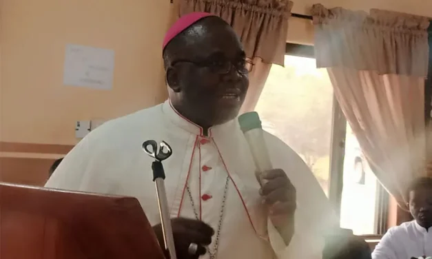 L’ÉVÊQUE BADEJO PARLE LE JOUR DE LA SAINT-VALENTIN— BISPO BADEJO FALA NO DIA DOS NAMORADOS — BISHOP BADEJO TALKS ON VALENTINE DAY