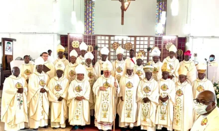 LES EVEQUES CATHOLIQUES DU GHANA LANCENT UN APPEL A LA PRIERE — OS BISPOS CATÓLICOS DE GANA APELAM ÀS ORAÇÕES — THE CATHOLIC BISHOPS OF GHANA APPEAL FOR PRAYERS