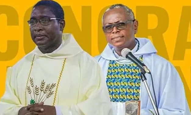 DEUX EVEQUES NOMMES AU GHANA— DOIS BISPOS NOMEADOS GANA — TWO BISHOPS APPOINTED GHANA