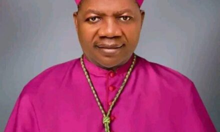 Ordination épiscopale de Mgr. Mark Maigida Nkwain, premier évêque du nouveau diocèse de Wukari — Episcopal ordination of Mgr. Mark Maigida Nkwain, first bishop of the new diocese of Wukari — Ordenação episcopal de Mons. Mark Maigida Nkwain, primeiro bispo da nova diocese de Wukari