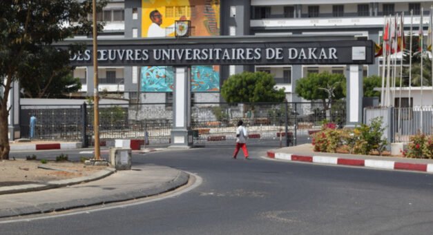 Discrimination religieuse dans les universités de Dakar : les étudiants catholiques protestent — Religious discrimination in Dakar universities: Catholic students protest — Discriminação religiosa nas universidades de Dakar: protesto de estudantes católicos